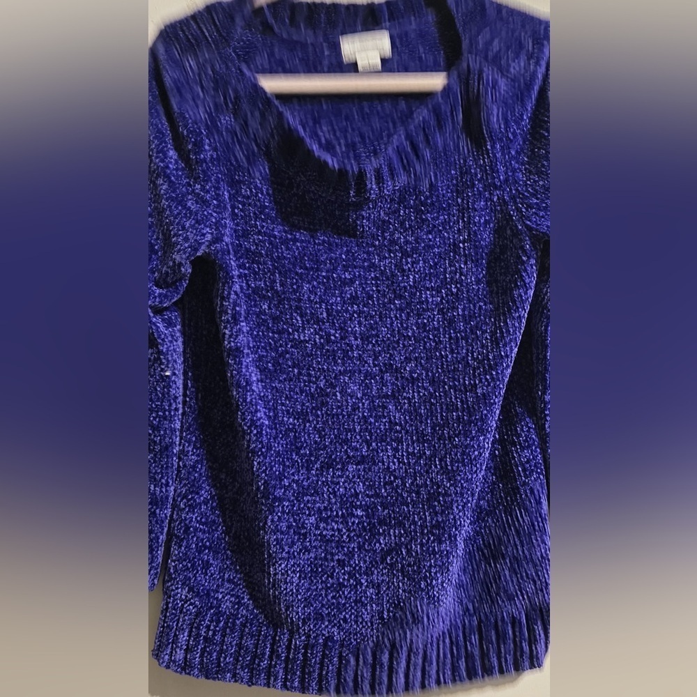 Liz Claiborne Women's V-Neck Sweater in Rich Blue - Picture 4 of 13
